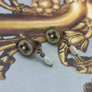 Nina Ricci for AVON Vintage Cream Brass Enamel Clip-on Earrings Women Jewelry NR